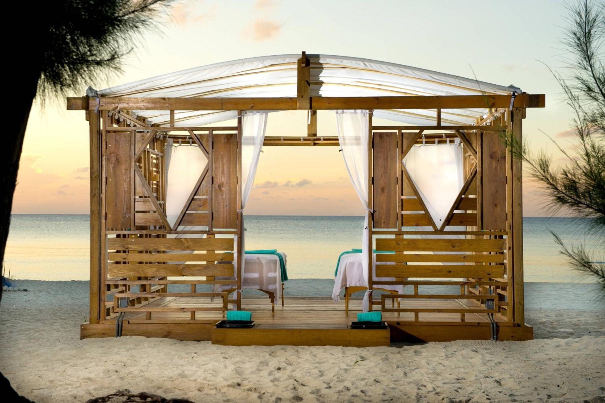 The Westin Grand Cayman Seven Mile Beach Resort & Spa West Bay Exterior photo